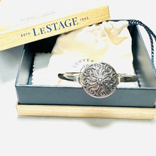 Load image into Gallery viewer, SS MOTHER-OF-PEARL CLOVER CLASP