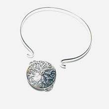 Load image into Gallery viewer, SS SAND DOLLAR W/DIAMOND CLASP
