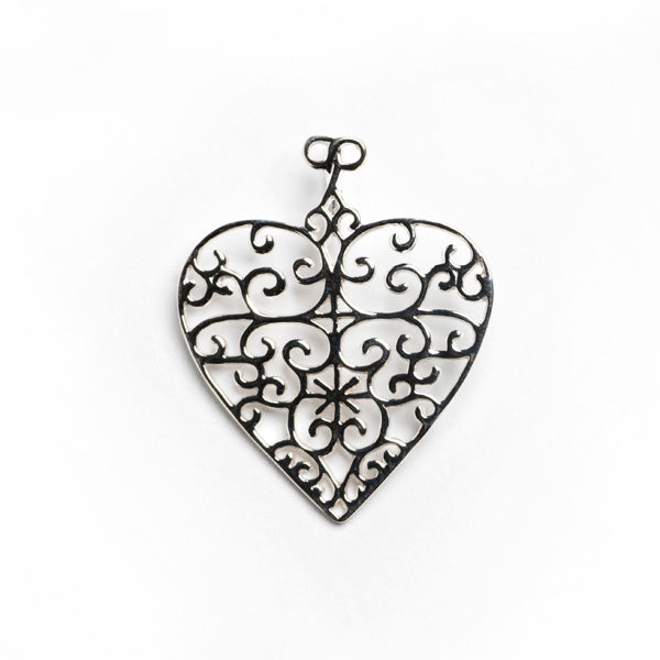 Southern Gates® Holiday Flat Heart Pendant