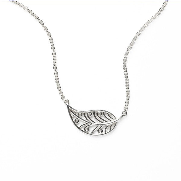 Southern Gates® Horizontal Leaf Necklace Courtyard Series